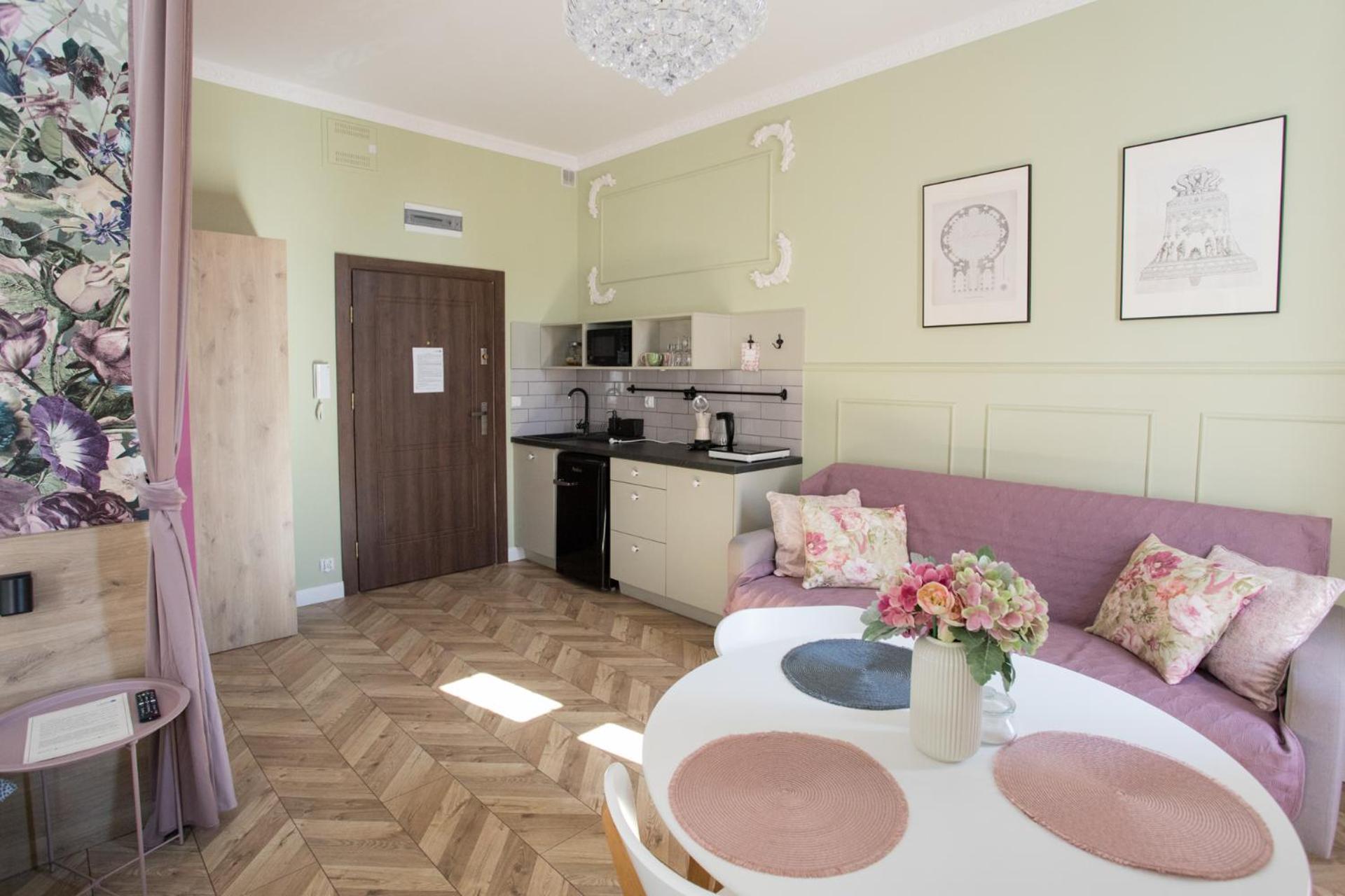 Raphael Apartment